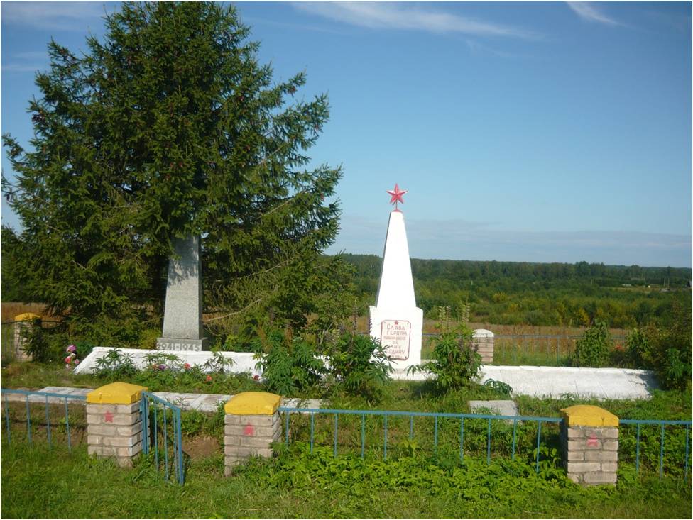 Воинское захоронение в деревне Яковлева Горка